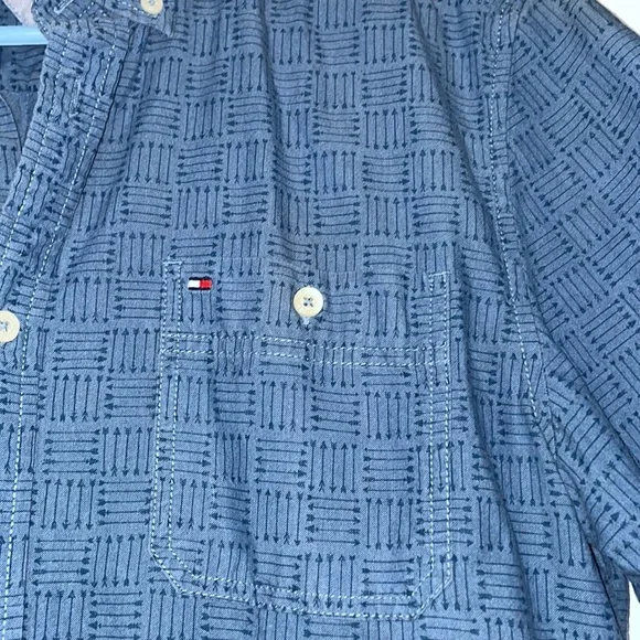 Size L Men’s Tommy Hilfiger Button Down Blue Shirt - Picture 2 of 4
